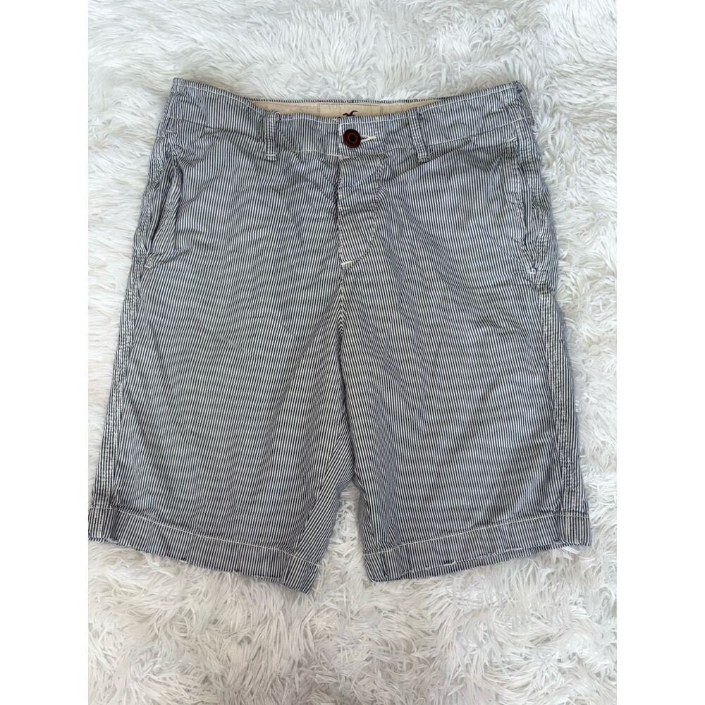 Hollister Men’s 28 Button Fly Blue/white Striped Shorts. Great Pair & Quality